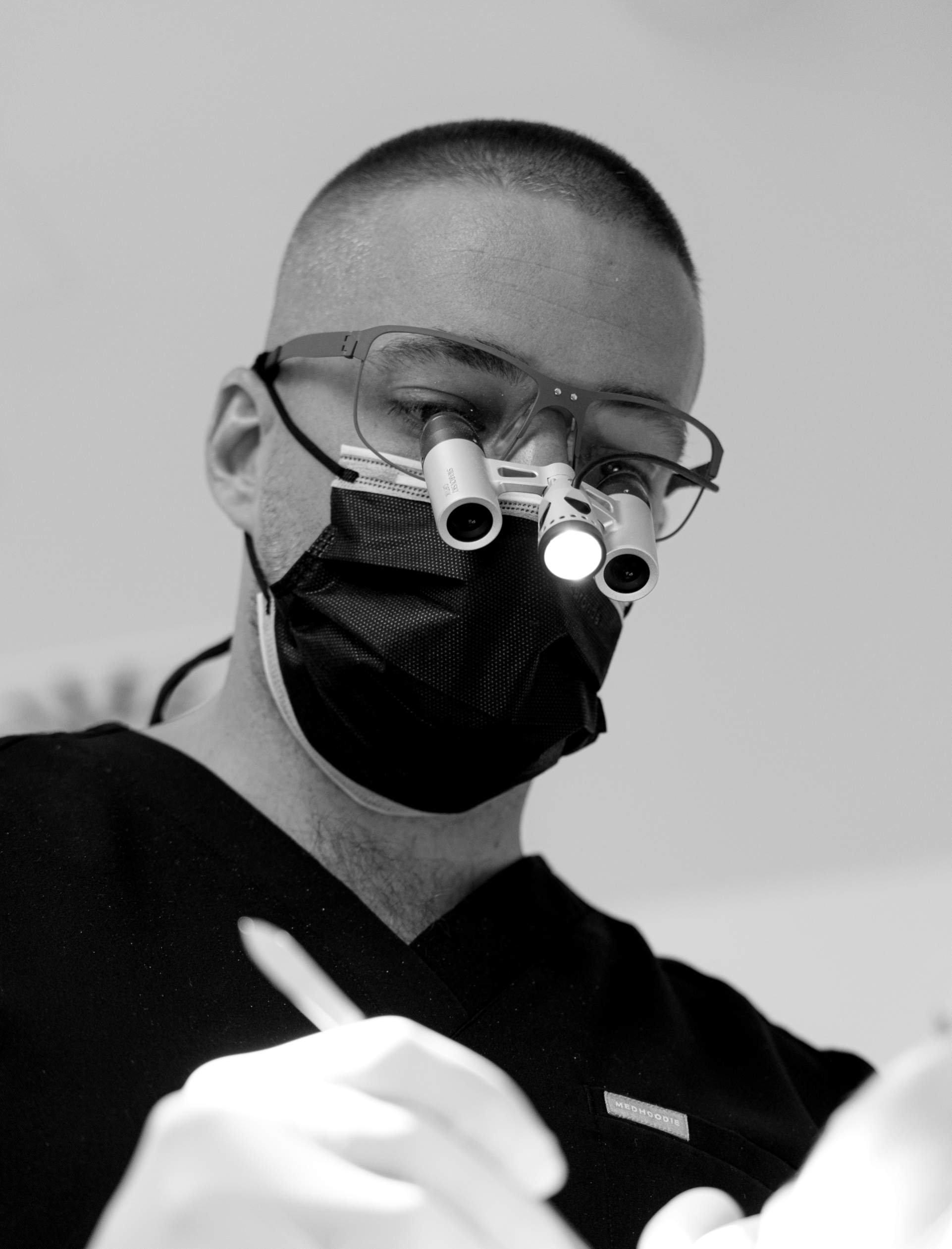 Dr. Decker Roland lupéval