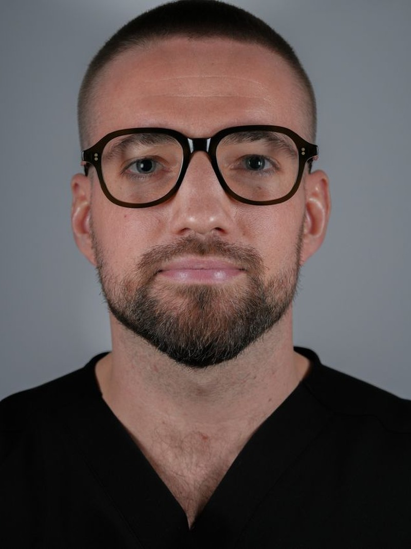Dr. Decker Roland